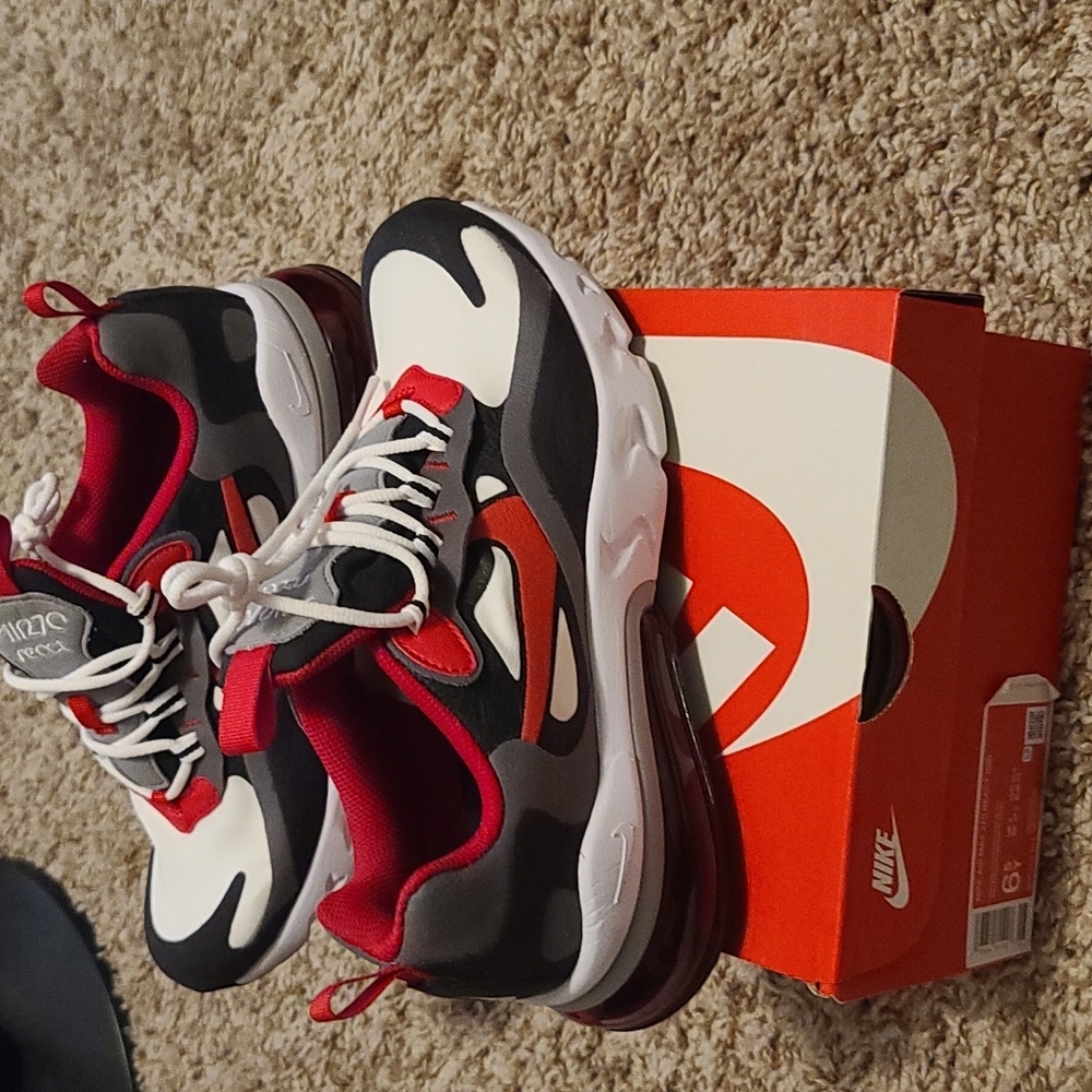 Nike Air Max 270 React